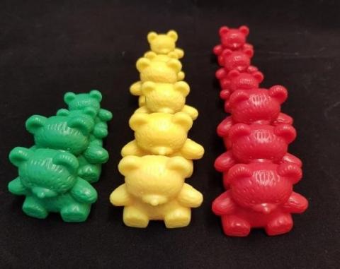 Bjørner i rekker etter hverandre, sortert etter farge og størrelse